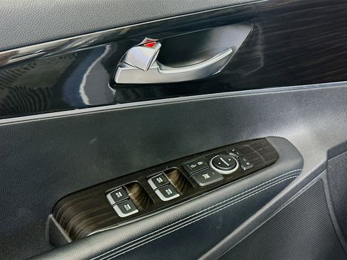 Used 2020 Kia Sorento LX FWD image 15