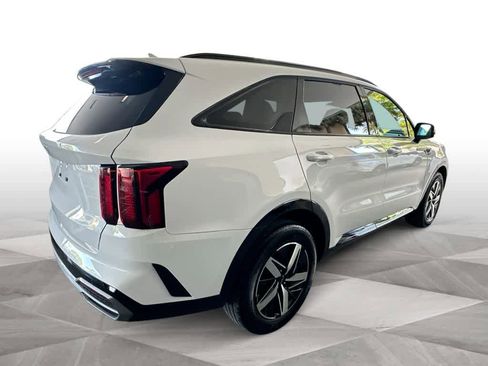 Certified 2023 Kia Sorento S FWD image 8