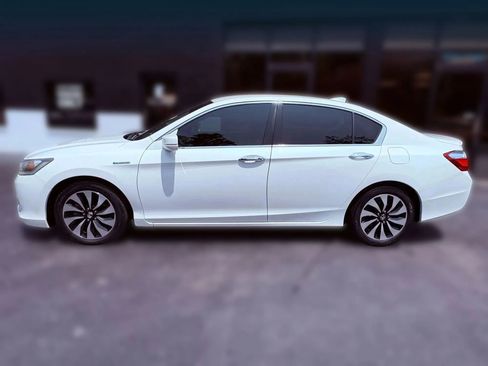 Used 2014 Honda Accord Hybrid Sedan image 2