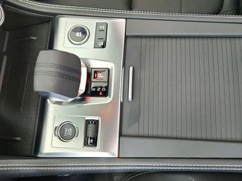 Used 2025 Jaguar F-PACE R-Dynamic S image 49