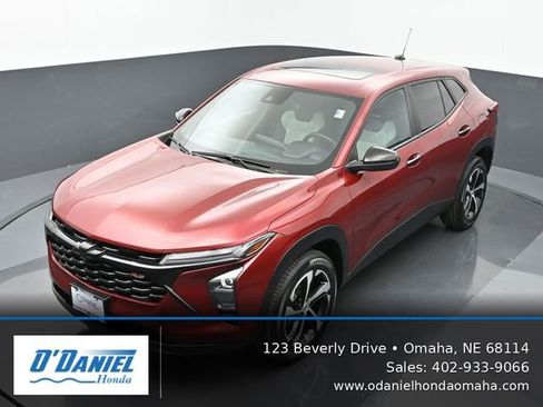 Used 2024 Chevrolet Trax RS w/ Sunroof Package FWD image 21