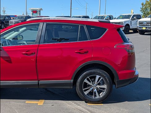 Used 2016 Toyota RAV4 XLE AWD/4WD image 11