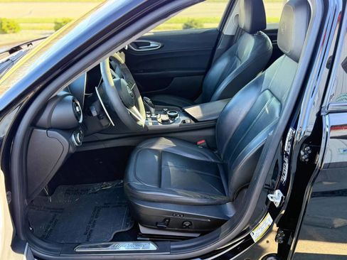 Used 2019 Alfa Romeo Giulia w/ Quick Order Package 22K Sport image 10