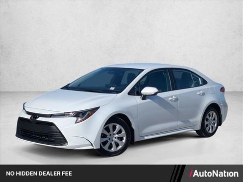 Used 2025 Toyota Corolla LE FWD image 1