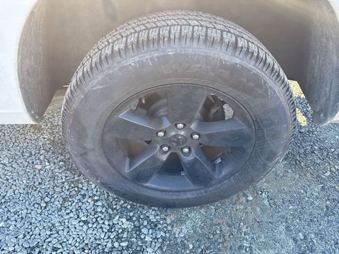 Used 2021 RAM 1500 Express image 12