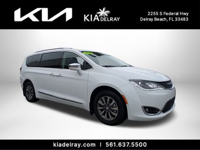 Used 2020 Chrysler Pacifica Limited w/ Advanced Safetytec Group