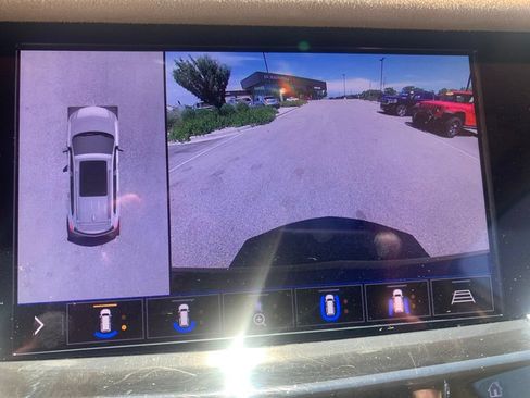 Used 2020 Cadillac XT6 Premium Luxury w/ Platinum Package AWD/4WD image 22