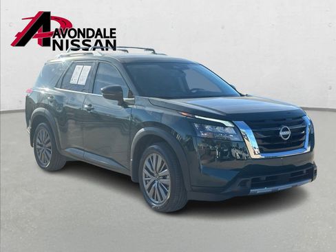 Certified 2025 Nissan Pathfinder SL w/ SL Premium Package image 9