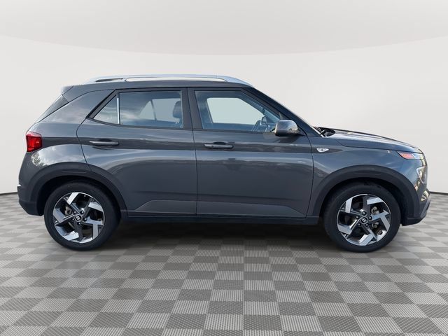 Used 2024 Hyundai Venue Limited FWD image 5