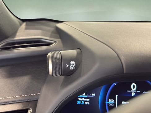Used 2025 Lexus UX 300h AWD w/ Accessory Package (Z2) image 21