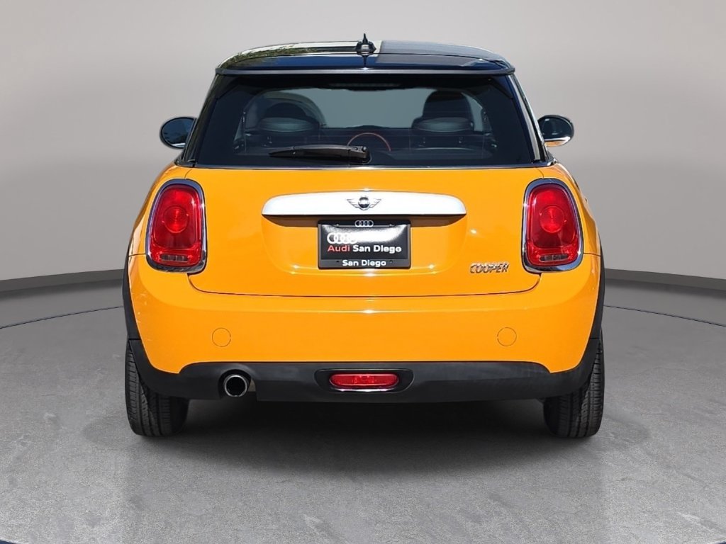 Used 2015 MINI Cooper 2-Door Hardtop FWD image 7