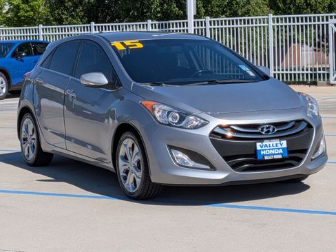 Used 2015 Hyundai Elantra GT w/ Option Group 02 FWD image 4