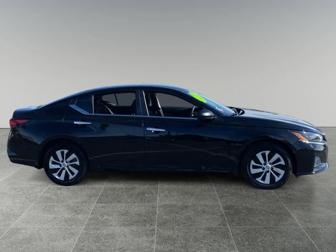 Used 2025 Nissan Altima 2.5 S image 6