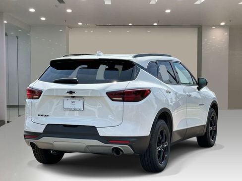 Used 2023 Chevrolet Blazer LT w/ Convenience Package FWD image 4