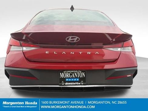 Used 2024 Hyundai Elantra SEL FWD image 8