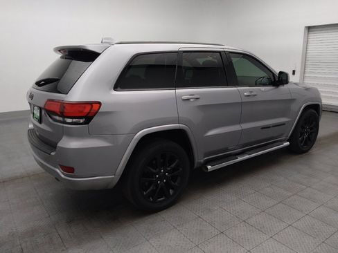 Used 2019 Jeep Grand Cherokee Altitude image 10