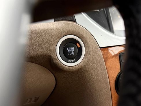 Used 2014 Chrysler 300 C RWD image 41