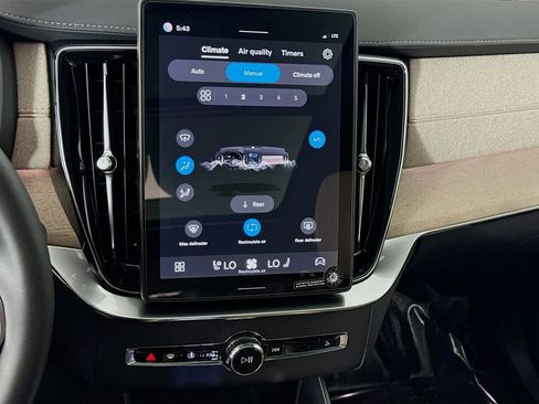 New 2026 Volvo XC90 T8 Plus w/ Protection Package Premier image 15