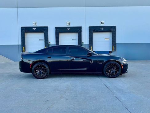 Used 2017 Dodge Charger R/T RWD image 7
