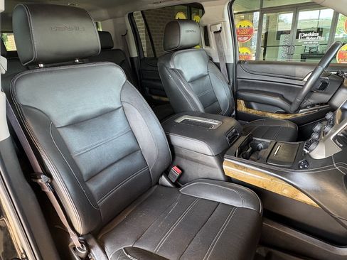 Used 2017 GMC Yukon XL Denali w/ Open Road Package AWD/4WD image 30