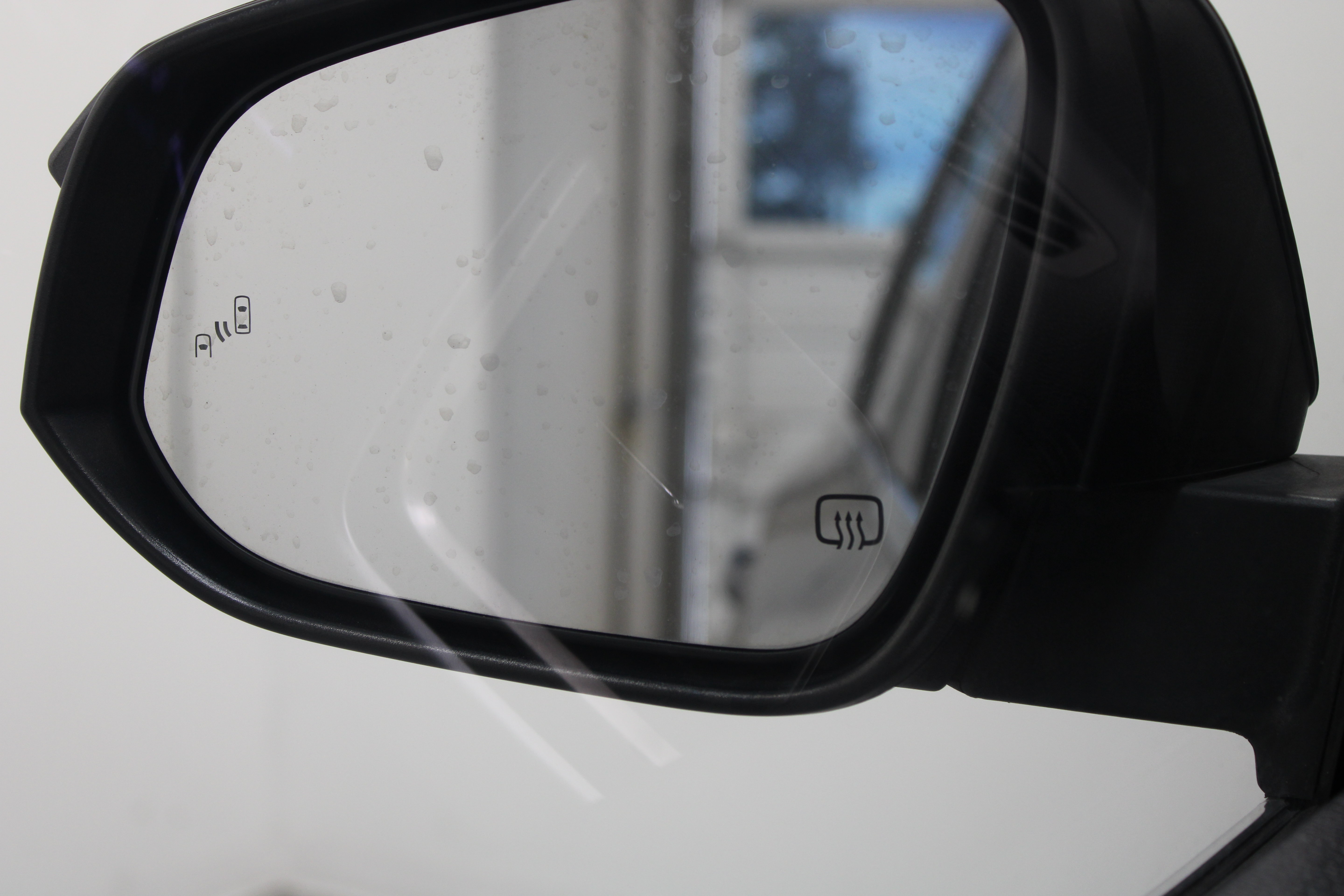 Used 2019 Toyota Highlander XLE FWD image 24