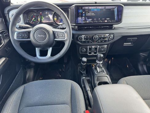 Used 2025 Jeep Wrangler Sahara w/ Safety Group image 12