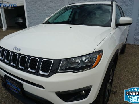 Used 2018 Jeep Compass Latitude w/ Popular Equipment Group AWD/4WD image 5