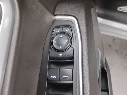 Used 2025 Chevrolet Silverado 1500 LT RWD image 18