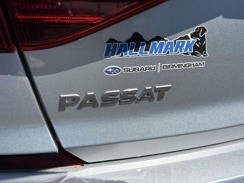 Used 2019 Volkswagen Passat 2.0T Wolfsburg w/ Wheels & Sunroof Package FWD image 7