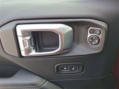 Certified 2022 Jeep Wrangler Unlimited Sahara w/ Cold Weather Group image 10