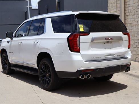 Used 2023 GMC Yukon Denali RWD image 3