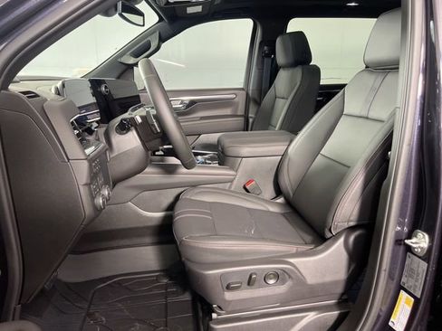 New 2026 Chevrolet Suburban RST w/ Comfort Package AWD/4WD image 9