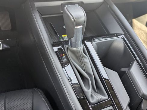 Used 2024 Honda Accord Touring image 12