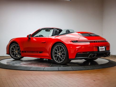 Used 2025 Porsche 911 Carrera RWD image 3