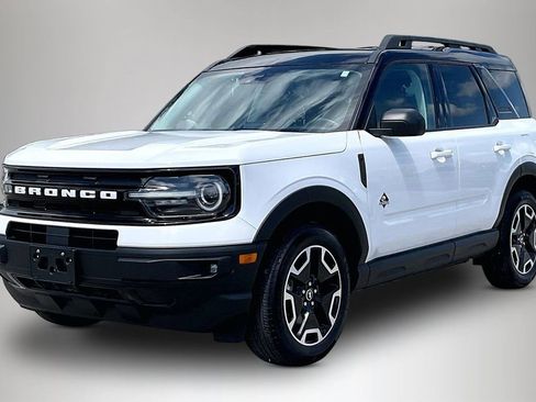 Used 2024 Ford Bronco Sport Outer Banks w/ Tech Package AWD/4WD image 2