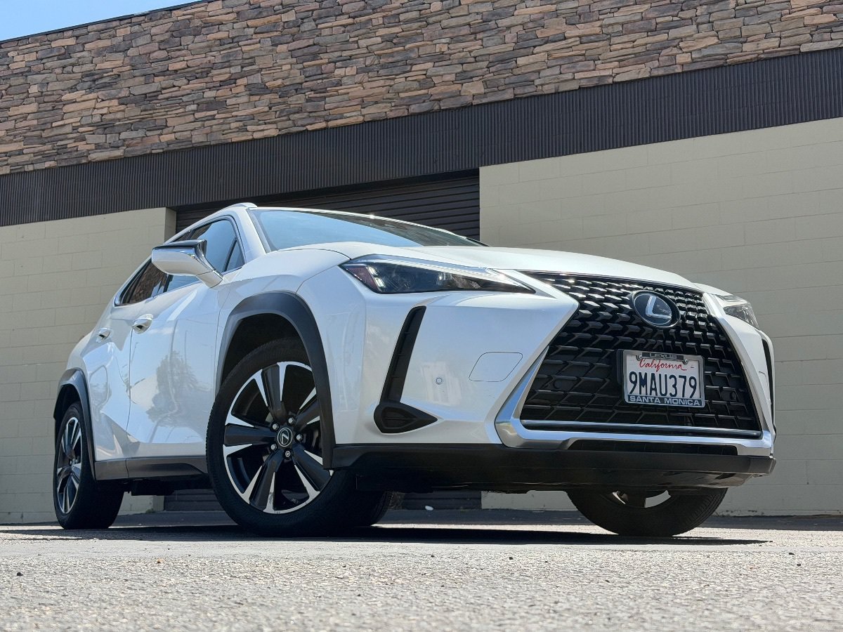 Used 2024 Lexus UX 250h FWD image 2
