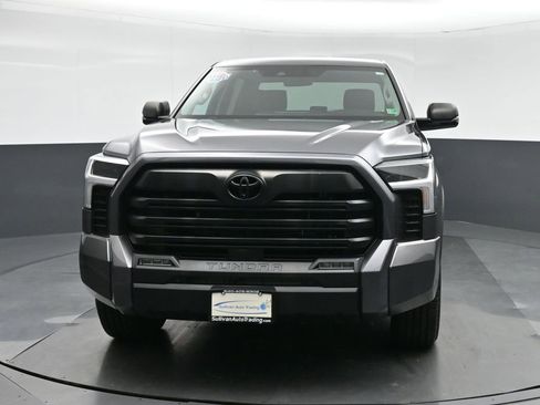 Used 2022 Toyota Tundra SR5 w/ SR5 Convenience Package image 2