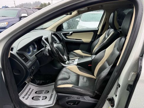 Used 2011 Volvo XC60 T6 R-Design w/ Convenience Pkg AWD/4WD image 10