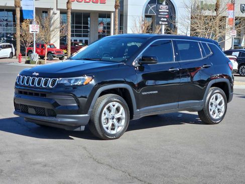 Used 2025 Jeep Compass Sport AWD/4WD image 4