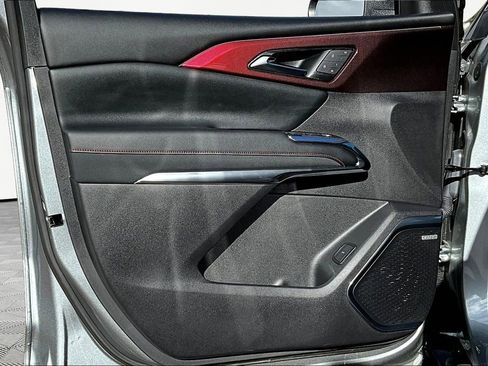 Used 2024 Chevrolet Traverse RS w/ LPO, Floor Liner Package image 18