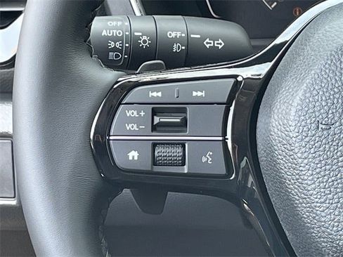 New 2025 Honda Pilot Touring image 14