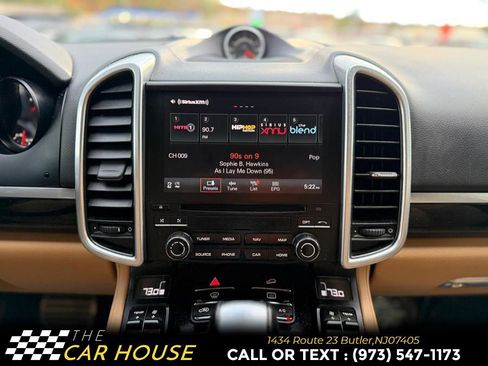 Used 2017 Porsche Cayenne S image 29