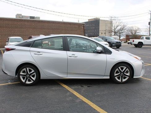 Used 2017 Toyota Prius Four Touring image 5