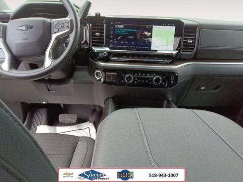 Used 2025 Chevrolet Silverado 2500 LT w/ Convenience Package AWD/4WD image 15