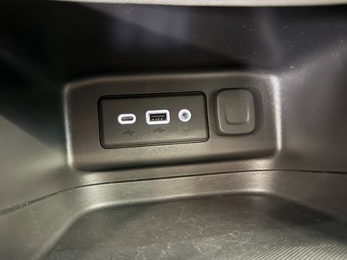 Used 2023 Chevrolet Equinox LT image 15