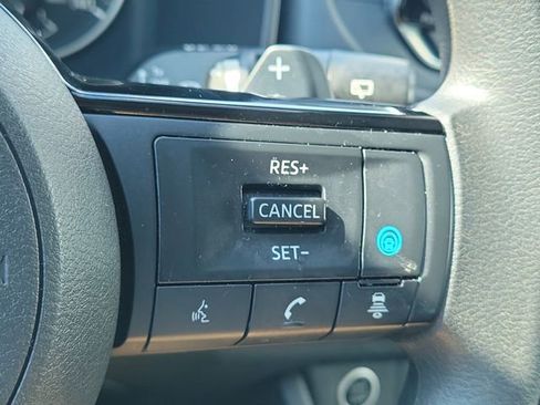 Used 2023 Nissan Rogue SV AWD/4WD image 24
