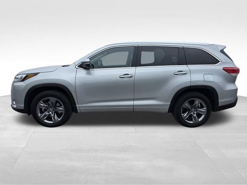 Used 2019 Toyota Highlander Limited Platinum image 4