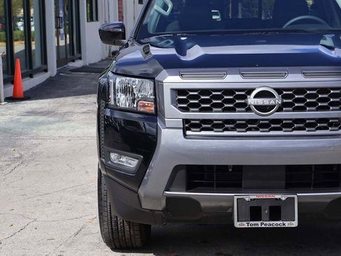 Used 2025 Nissan Frontier SV w/ SV Convenience Package image 14