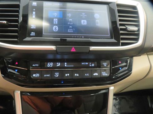 Used 2016 Honda Accord EX-L image 48