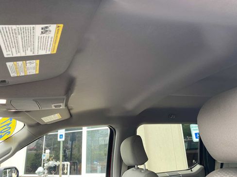 Used 2017 Ford F150 XLT w/ Equipment Group 302A Luxury AWD/4WD image 25
